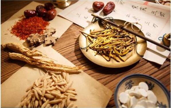 我國中藥材產(chǎn)業(yè)發(fā)展迅速，正向規(guī)?；?，標(biāo)準(zhǔn)化轉(zhuǎn)變