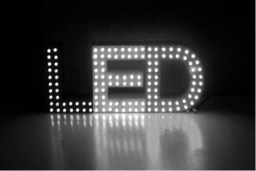 LED行業(yè)發(fā)展快速，2020年預(yù)計滲透率將達(dá)到70%??