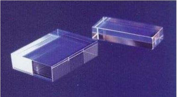 隨著國家對(duì)新興產(chǎn)業(yè)的大力扶持，給氧化鋁陶瓷行業(yè)帶來重大利好