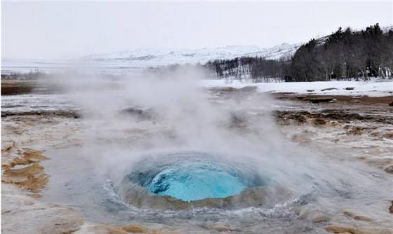 地?zé)崮茏鳛橐环N極具競(jìng)爭(zhēng)力的清潔可再生能源，發(fā)展前景廣闊