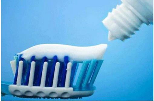 國內(nèi)牙膏市場當(dāng)中，外資品牌仍具占有較大的比重，本土企業(yè)要與時俱進，轉(zhuǎn)型升級