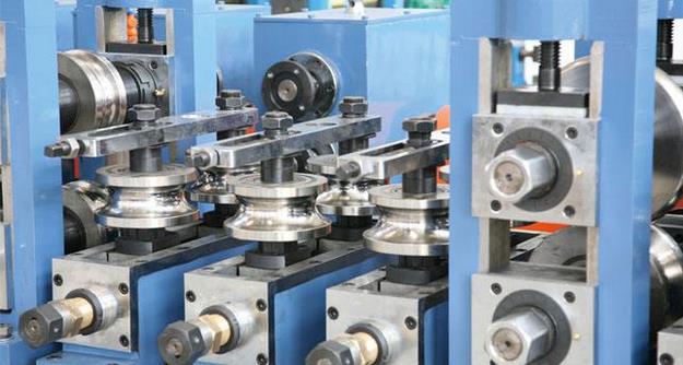 近年來隨著汽車工業(yè)等的高速發(fā)展，我國模具產(chǎn)業(yè)也實現(xiàn)了快速增長