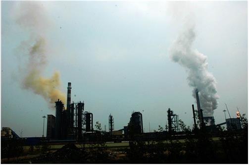 焦化行業(yè)要抓住機(jī)遇，因勢(shì)利導(dǎo)，化害為利，加快轉(zhuǎn)變?cè)鲩L(zhǎng)方式，確保行業(yè)穩(wěn)定發(fā)展